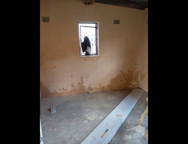 2 BEDROOM HOUSE FOR SALE IN UMLAZI A